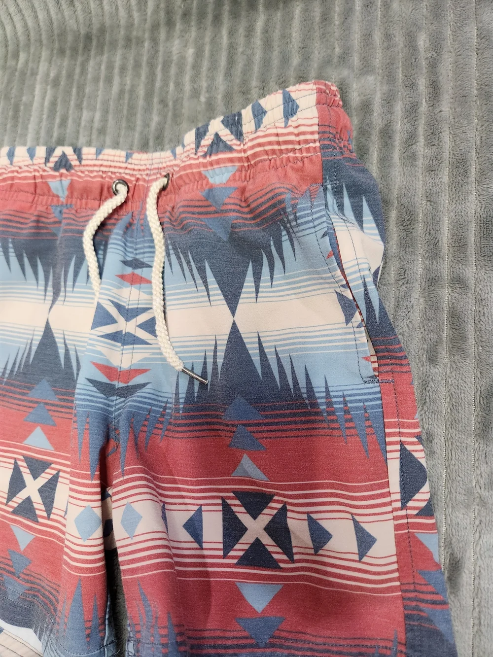 Faherty Board Beacon Shorts youth 6 Blue Southwestern Aztec Print Swim Trunks